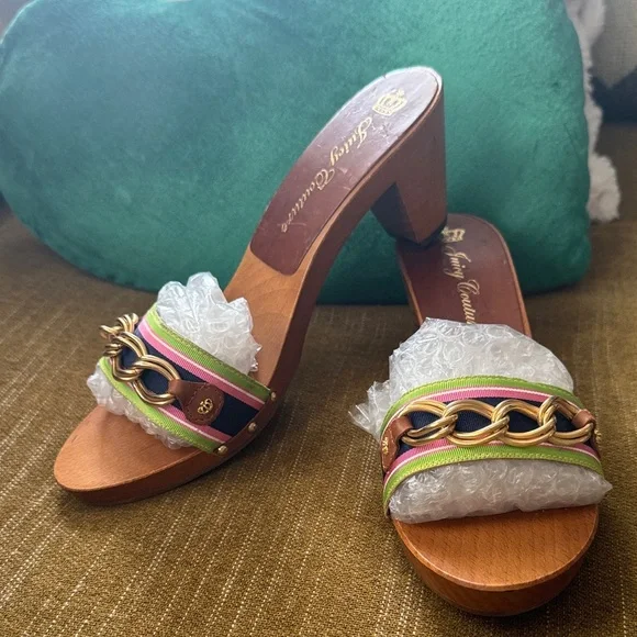 Juicy Couture Wooden Heel Mules with Gold Chain - Picture 3 of 12
